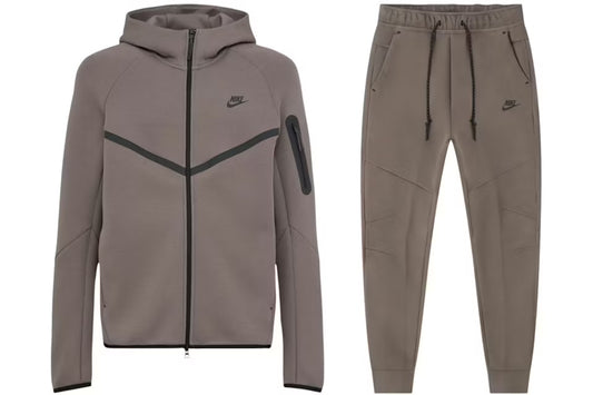 Nike Tech Set